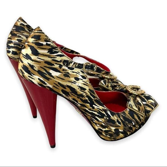 Betsey Johnson Leopard Print Lucky Horseshoe Rhinestone Detailed Pumps - Picture 7 of 9